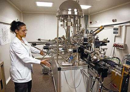 Una investigadora del Centre de Nanoenginyeria de la UPC vinculat a la proposta de campus d'excel�l�ncia.