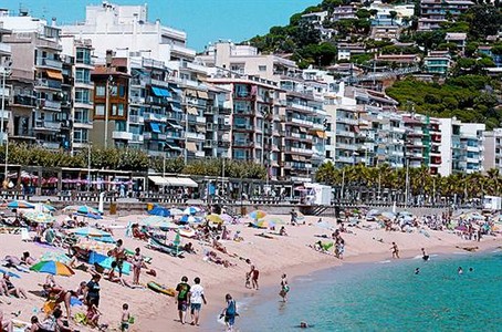 Turistes a Blanes l'agost de l'any passat.