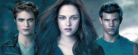 D'esquerra a dreta, Robert Pattinson (com a Edward Cullen), Kristen Stewart (Bella Swan) i Taylor Lautner (Jacob Black), en una imatge promocional de 'Crep�sculo: Eclipse'.