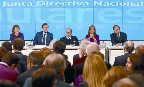 Cospedal, Rajoy, Fraga, Mato i Garc�a-Escudero, en una reuni� recent de la junta directiva del PP.