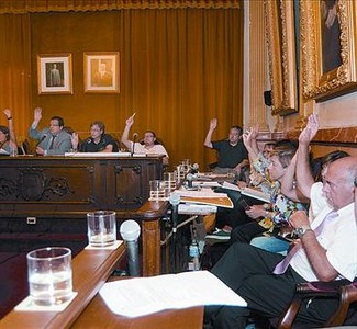 El ple de l'Ajuntament de Vilanova i la Geltr�, ahir.