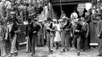 Passejada a la Monumental el 1945, amb Manolete primer per l'esquerra.