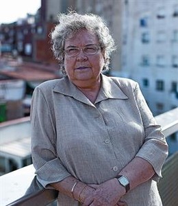Cust�dia Moreno, a la biblioteca del Carmel, per la qual tant va batallar.