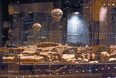 Imatges d'alguns espais de l'itinerari subterrani per l'antiga Baetulo.