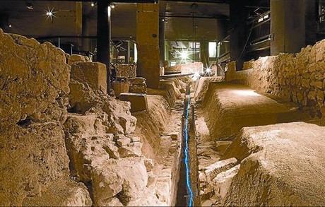 Imatges d'alguns espais de l'itinerari subterrani per l'antiga Baetulo.