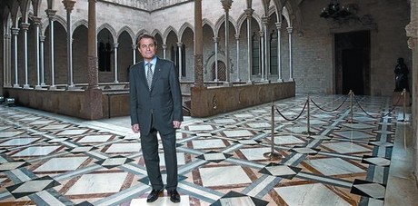 El president Artur Mas, a la galeria g�tica del Palau de la Generalitat. 