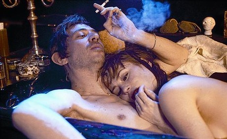 Fotograma de 'Gainsbourg, vida de un h�roe', que es programa l'1 de juliol (21.00 hores) a la sala Mald�.