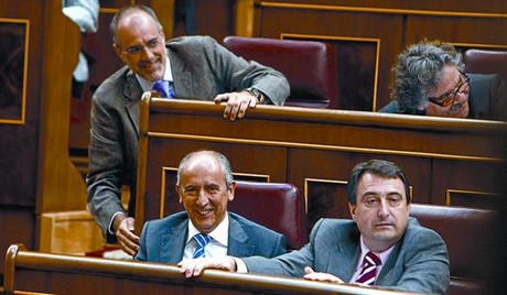 En primera fila, els penabistes Erkoreka i Esteban, i darrere, els republicans Ridao i Tard�, ahir.