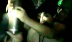 Imatge d'un v�deo que mostra com els miners xilens atrapats s�n prove�ts d'aliments a trav�s d'una sonda.