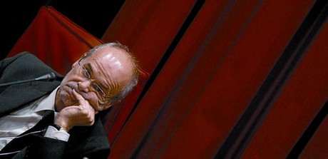 El conseller Antoni Castells, durant la seva compareixen�a a la comissi� d'investigaci� del 'cas Palau', ahir, al Parlament.