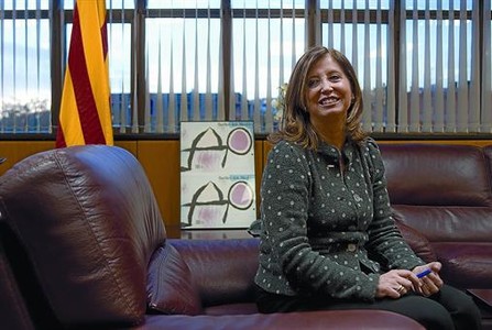 La consellera d'Ensenyament, Irene Rigau, ahir a la tarda, al seu despatx de la Via Augusta de Barcelona.
