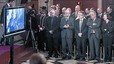 Els consellers en funcions del tripartit observen com Mas saluda la ciutadania des del balc� despr�s de ser investit com a nou president de la Generalitat.