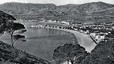 ROSES 1930-2010 3 Aquestes dues fotografies, fetes amb 80 anys de difer�ncia, donen una mostra de l'explotaci� urban�stica de la Costa Brava.