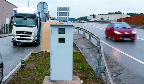 Un radar fix instal�lat a la C-155, a Lli�� de Vall (Vall�s Oriental).