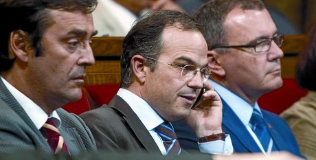 El diputat de CiU Jordi Turull, ahir, a l'hemicicle del Parlament durant la sessi� de control al president de la Generalitat.