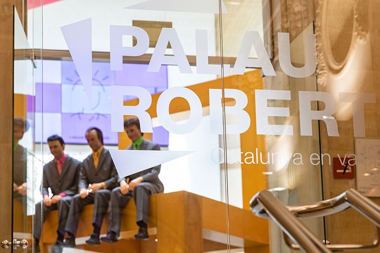 L'exposició s'organitza en sis sales de la primera planta de Palau Robert.
