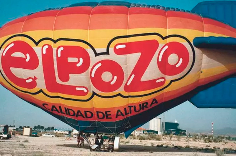 Dirigible de ElPozo, usado a modo publicitario en la década de los 90.