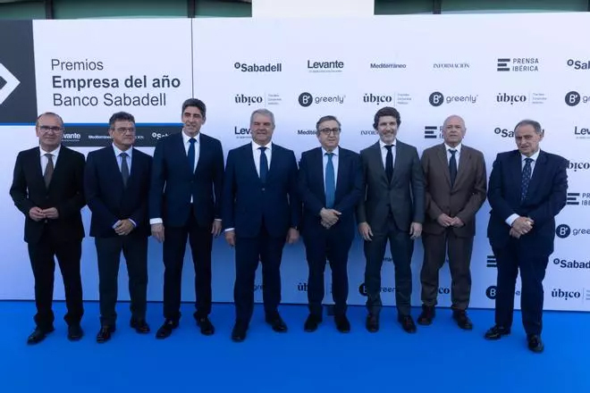 Ángel Baez (director de Mediterrani), Toni Cabot (director d'Informació), Andrés Sánchez (director general de Premsa Ibèrica en la Comunitat Valenciana, Múrcia i Andalusia), Fernando Canós (director general adjunt i director Territorial Est del Banc Sabadell), José Antonio Rovira (conseller d'Economia), Sergi Guillot (director general de Premsa Ibèrica), Joan-Carles Martí (director de Levante-EMV), i Juan Ramón Gil (director general de Continguts de Premsa Ibèrica en la Comunitat Valenciana, Múrcia i Andalusia) / Miguel Angel Montesinos.