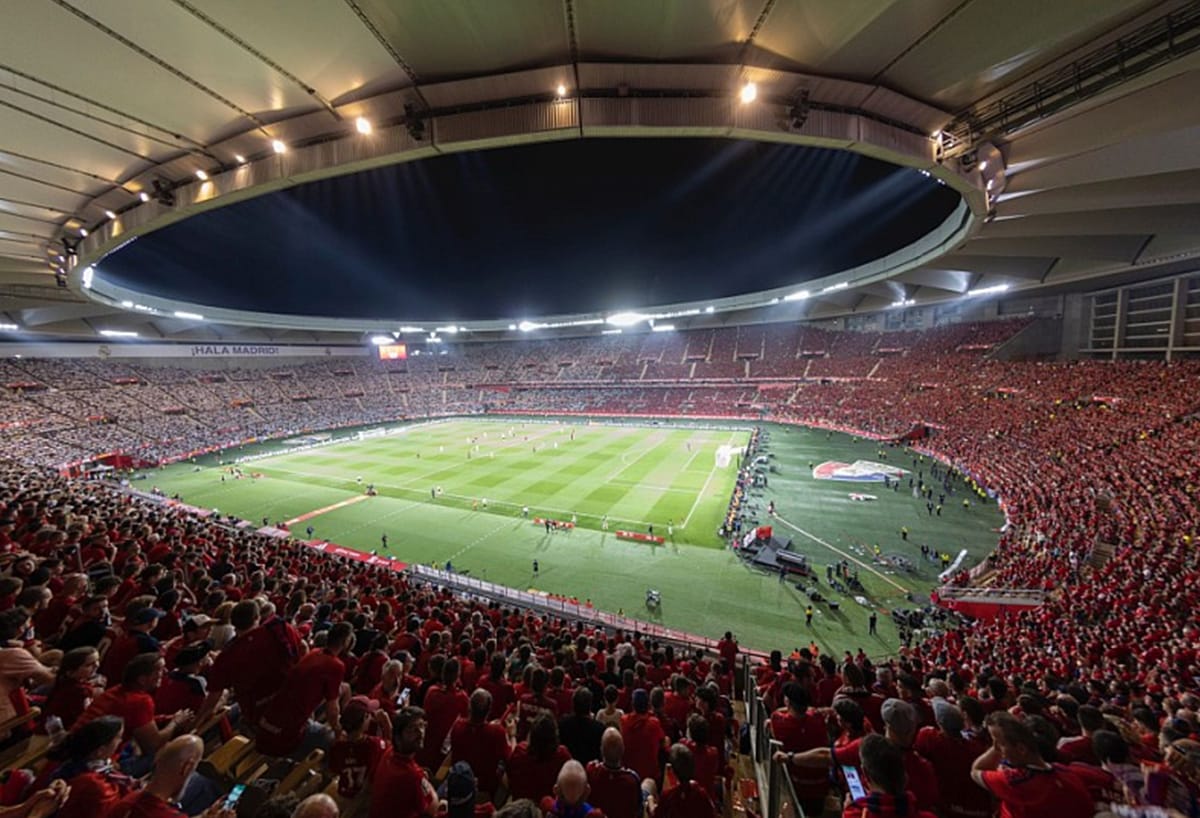Cómo los aficionados de la final de Copa del Rey se ‘convierten’ en árboles para reforestar Doñana